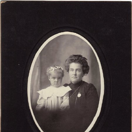 Shill, Carrie with aunt Charlotte Simkins Nelson - front